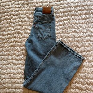 Levi’s Ribcage Wide leg jeans. Women’s size 25!